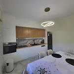 Ndoni بيرات