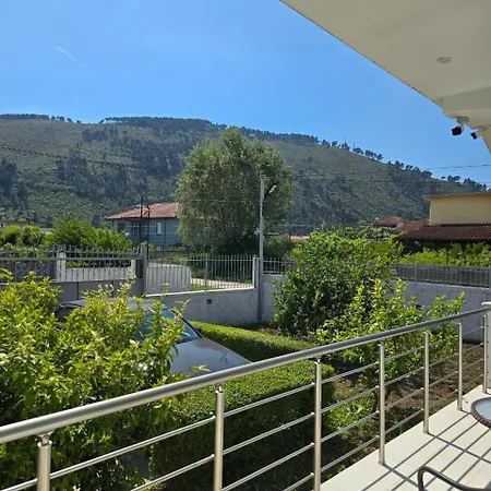 Ndoni וילה בראט